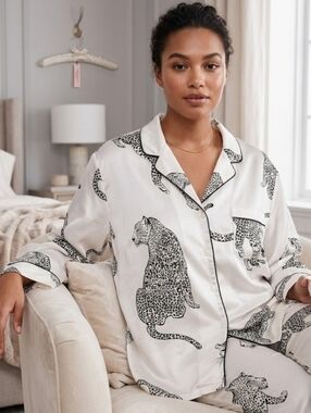 Victoria’s Secret Satin Pajama Top - Black & White Snow Leopard Size XL